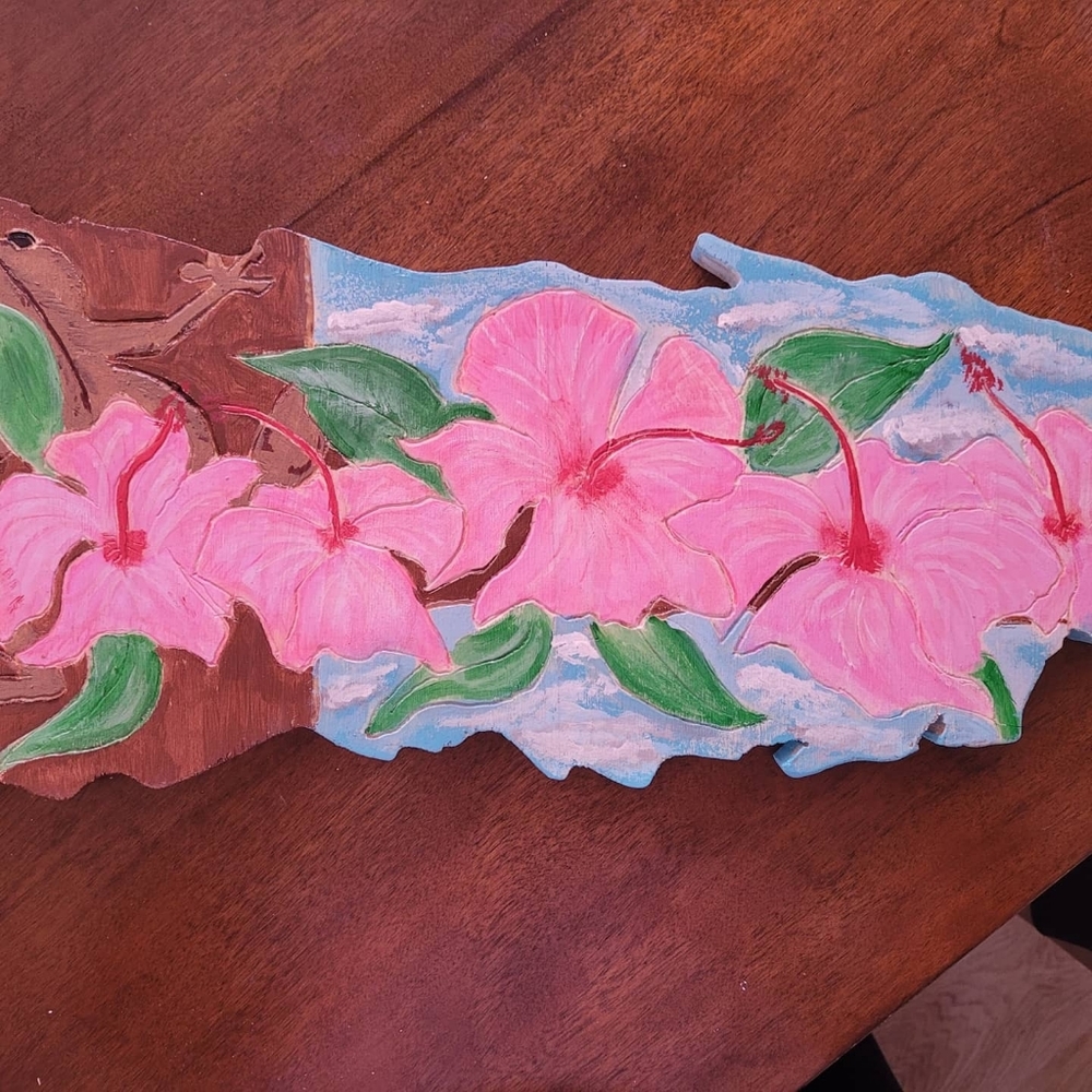Hand carved flowered plaque of Puerto Rico